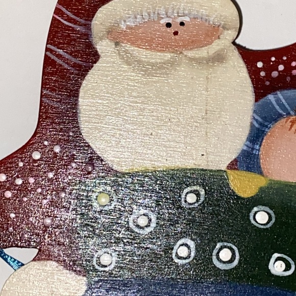 Folk art. Cottagecore. Santa on a mitt door hanger.  Beautifully painted. - Picture 5 of 6